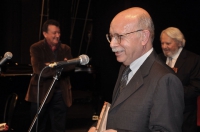 L'ambasciatore italiano Roberto Toscano riceve il Premio "Salvador Allende"
